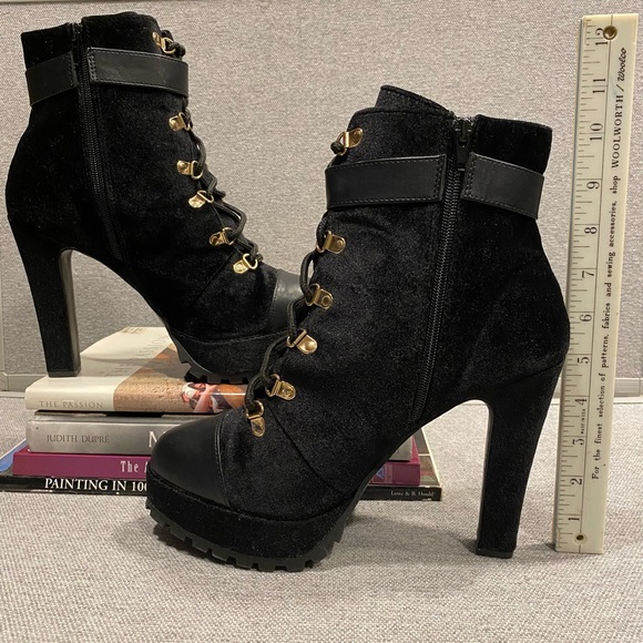 Sexy Robyn Trendy Combat Boots - Picture 6 of 7